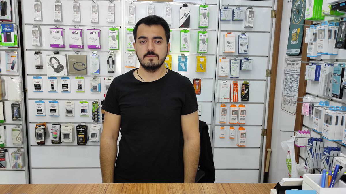 Manisa\'da bisiklet hırsızlığı güvenlik kamerası görüntülerine yansıdı
