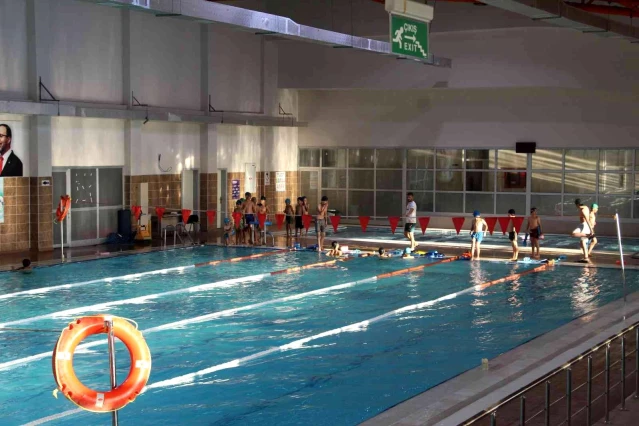 Şırnak'ta modern tesislerle gençler spora yöneldi