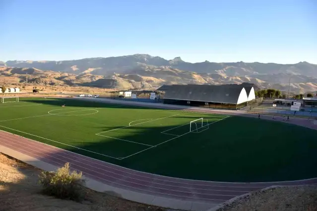 Şırnak'ta modern tesislerle gençler spora yöneldi