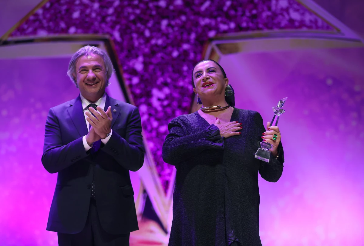 Türk Sinemasını Geçmişten Geleceğe Taşıyanlar ödülleri verildi