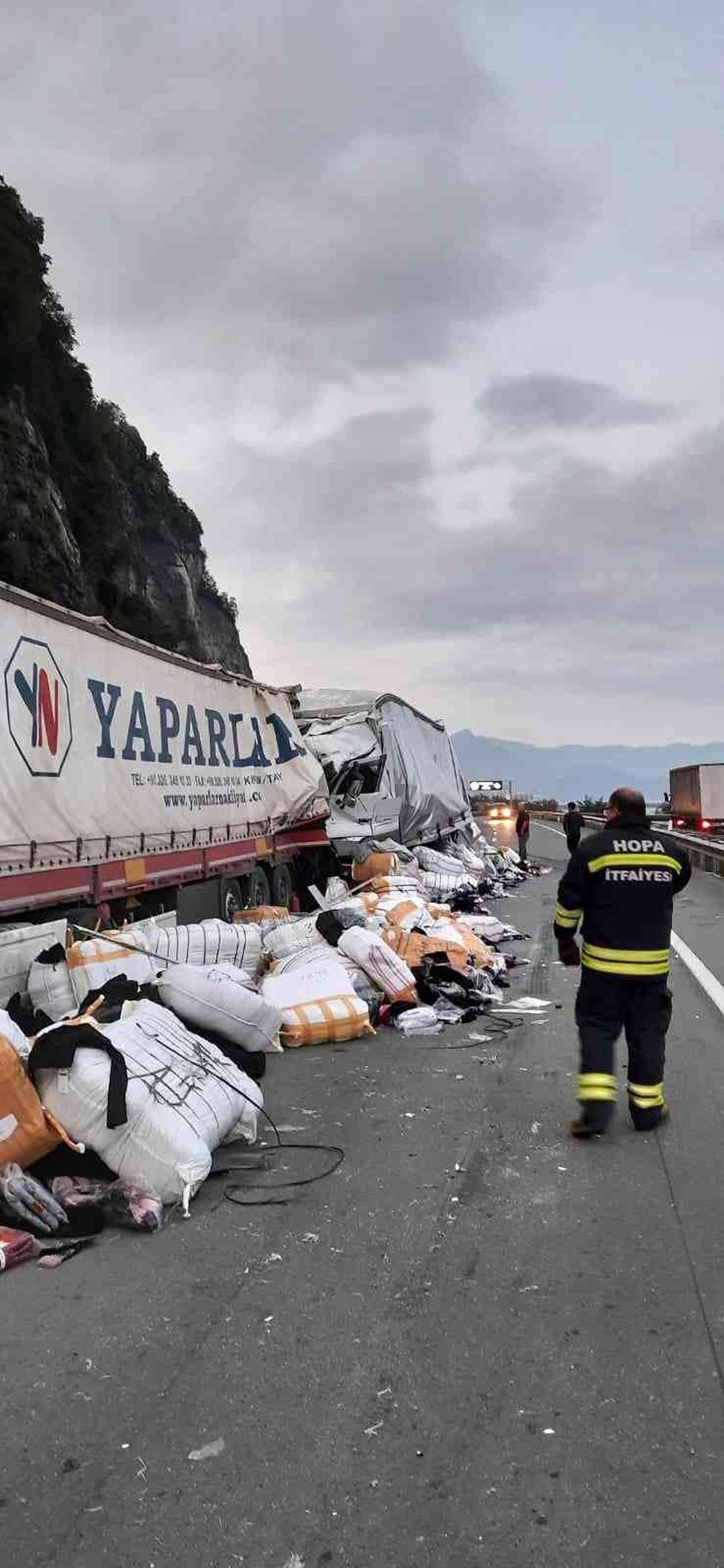 Artvin\'de tır kazası: 1 yaralı
