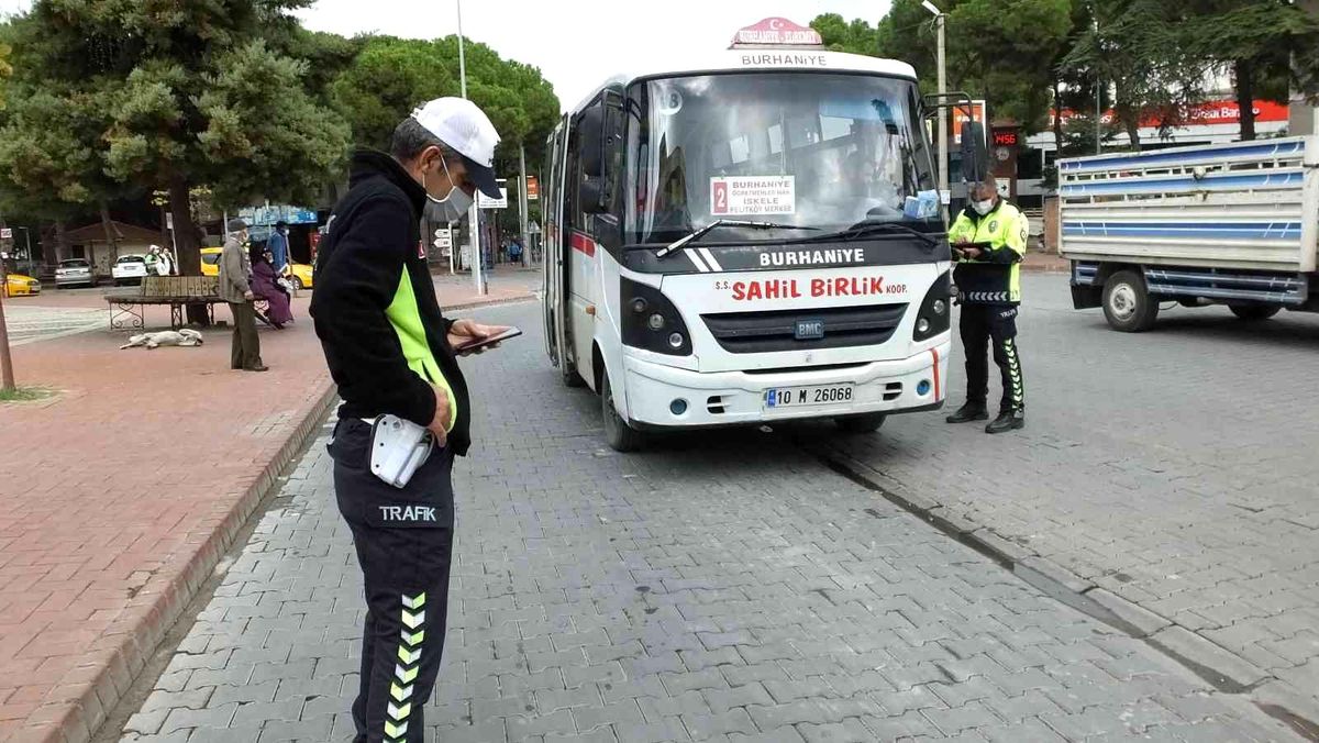 Burhaniye\'de araçlarda pandemi denetimi