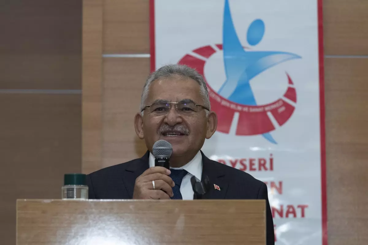 Büyükkılıç, Farabi İslam Bilim ve Düşünce Tarihi Bilgi Şöleni\'ne katıldı