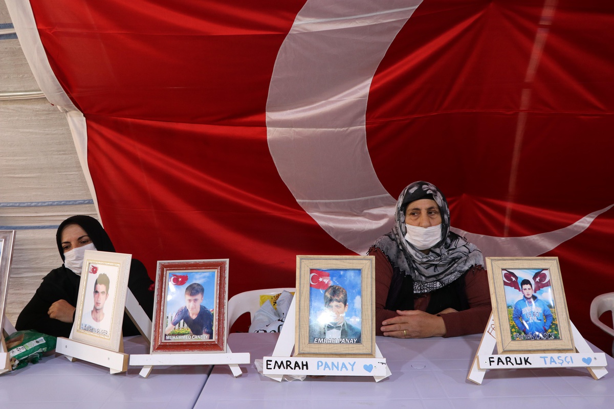 Diyarbakır anneleri evlatlarına kavuşmak istiyor