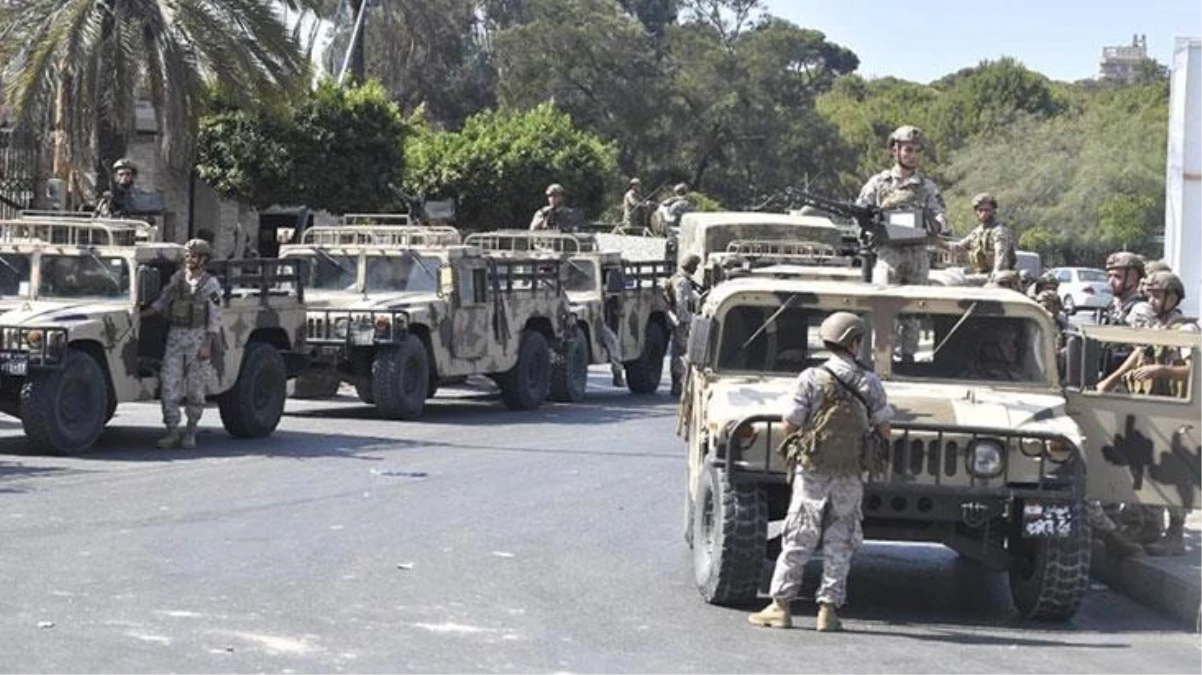 Lübnan ordusu sokağa döküldü! Göstericiler ve asker arasında çatışmalar devam ederken, ölü ve yaralılar var