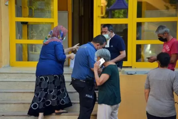 Emekli doktorun evinde başından tüfekle vurulmuş cesedi bulundu