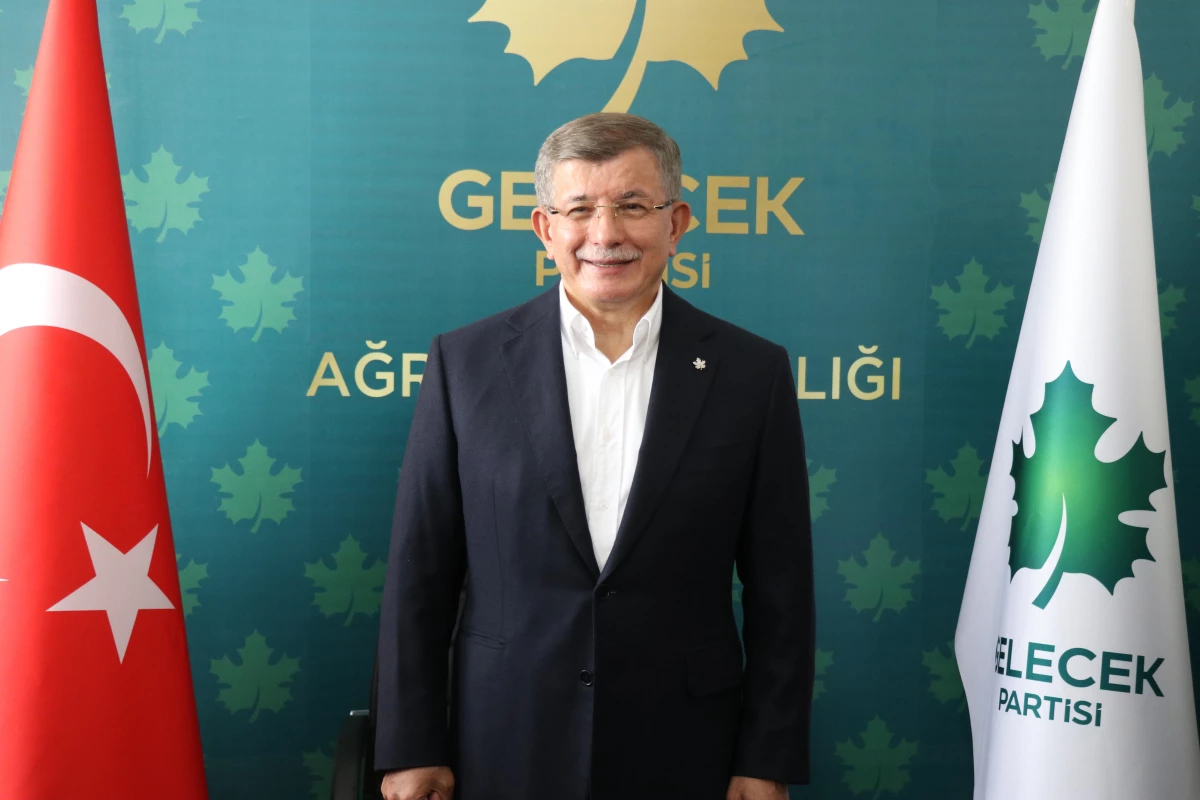 Gelecek Partisi Genel Başkanı Davutoğlu, partisinin il başkanlığını açtı