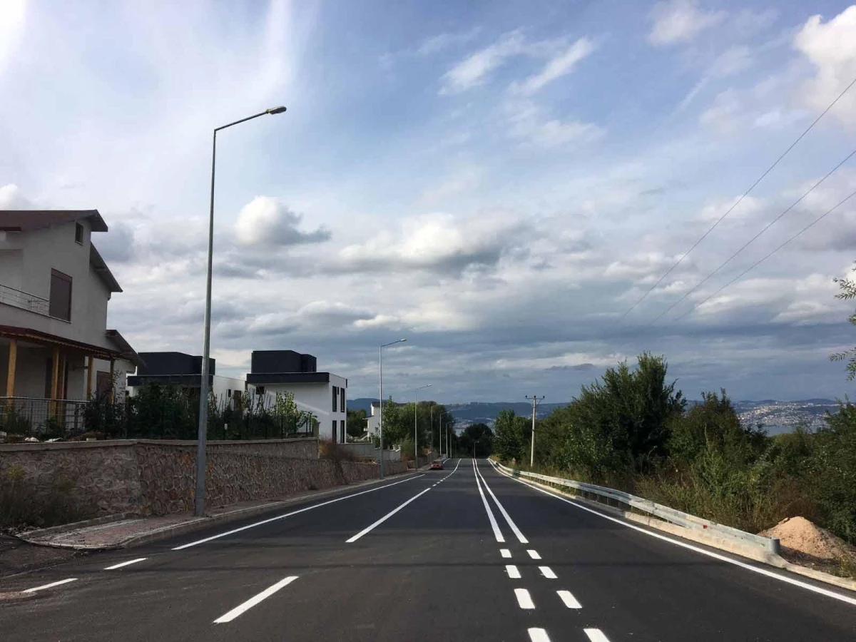 Başiskele Beyoğlu ve Kirazlıbahçe caddelerinde yol çizgileri çizildi