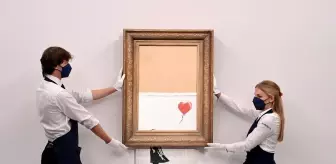 İngiliz sanatçı Banksy'nin eseri rekor fiyata alıcı bulduBanksy'nin 'Love is in the Bin' 18 milyon poundan fazlaya satıldı