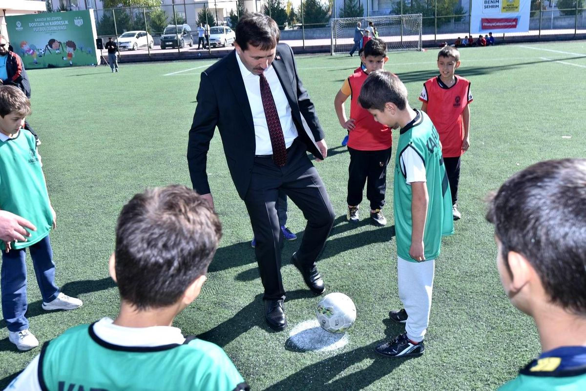 Karatay Belediyesinden "ilkokullar arası dostluk ve kardeşlik futbol turnuvası"