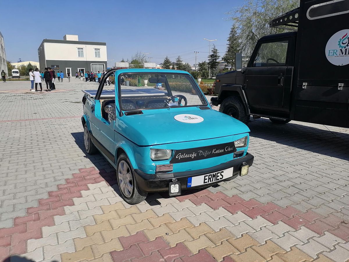 Konya\'da lise öğrencileri güneş enerjili araç tasarladı