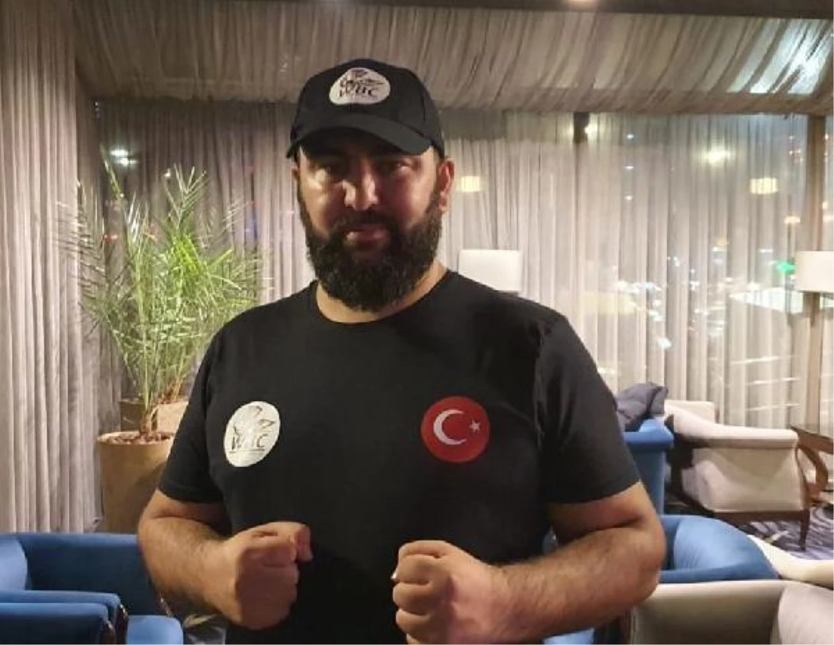 Serdar Avcı\'nın rakibi sakatlandı, WBC kemer maçı ertelendi