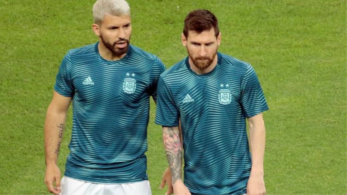 Agüero, Ağlayan Messi\'yi bakın nasıl teselli etmeye çalışmış