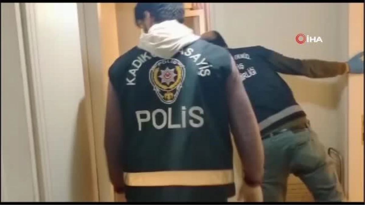 Son dakika haber... Uyuşturucu taşıyan şahıs Kadıköy\'de yunus polislerince yakalandı