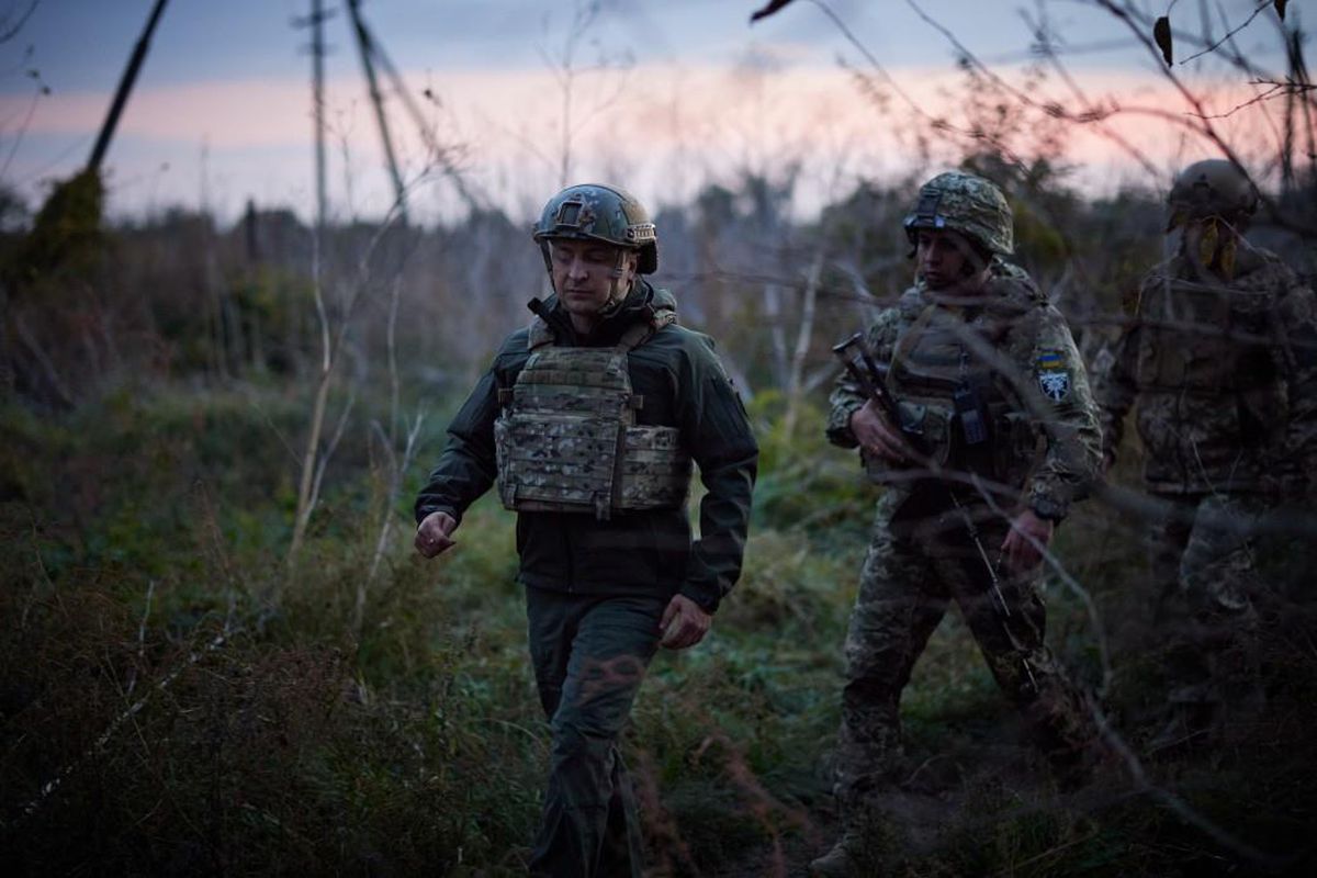 Zelenskiy, Ukrayna\'nın Savunucuları Günü\'nde Donbas cephesini ziyaret etti