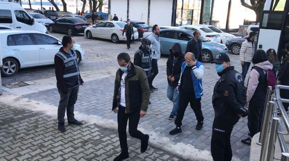 Son dakika haberleri! Zonguldak\'taki \'Çekirge\' operasyonunun 24 şüphelisi adliyede