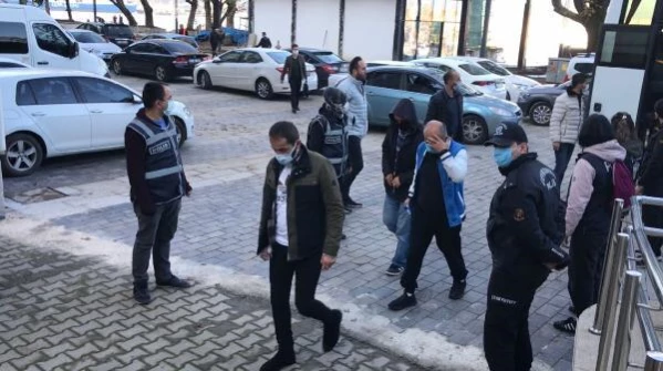 Son dakika haberleri! Zonguldak'taki 'Çekirge' operasyonunun 24 şüphelisi adliyede