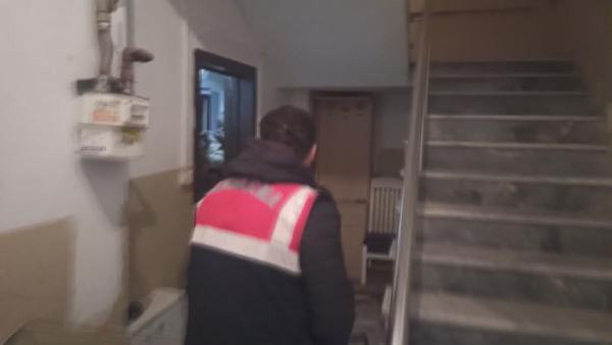 79 şüphelinin gözaltına alındığı DHKP/C operasyonu kamerada