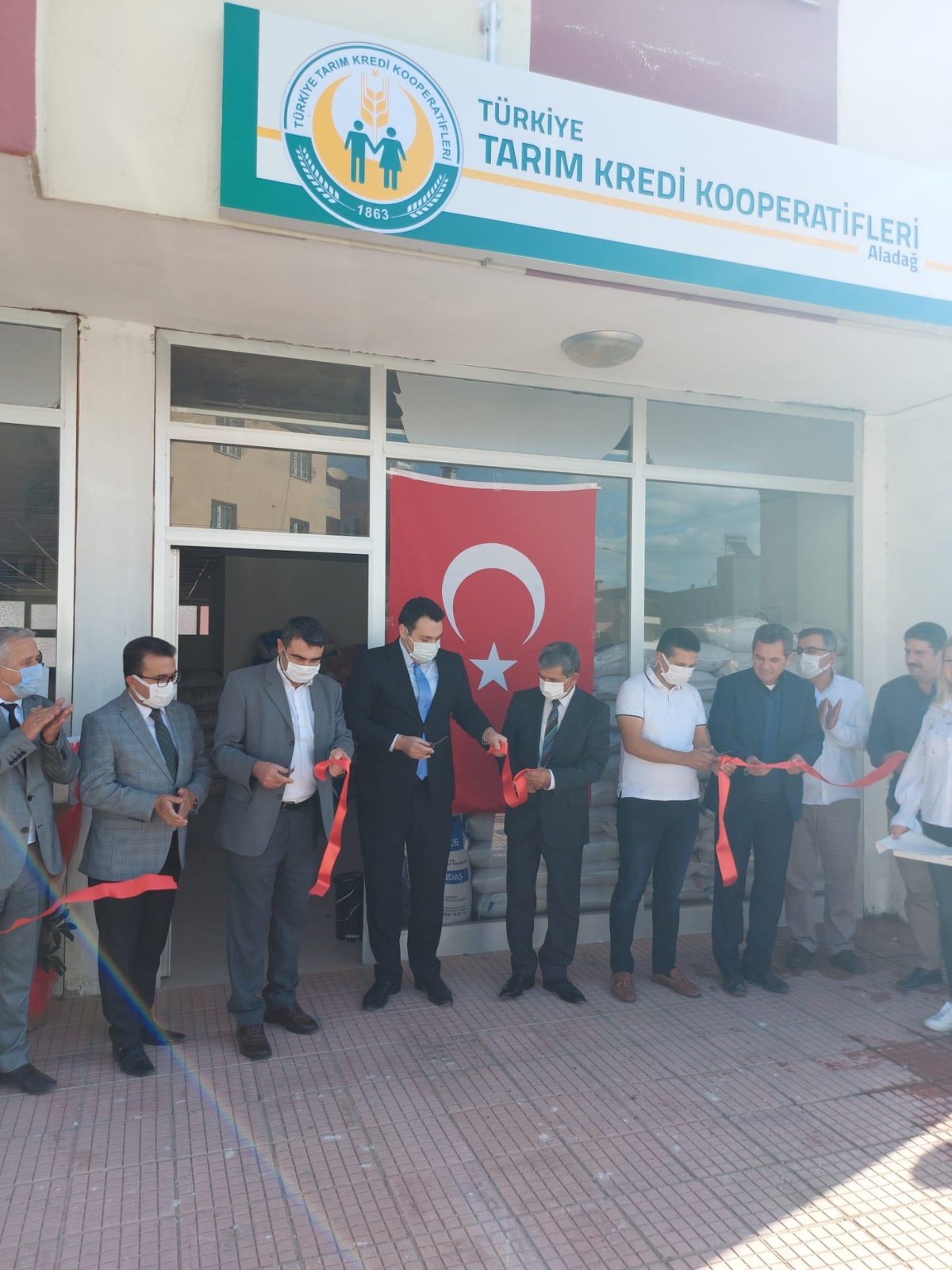 Adana\'da, Tarım Kredi Kooperatif Market\'in Aladağ şubesi açıldı