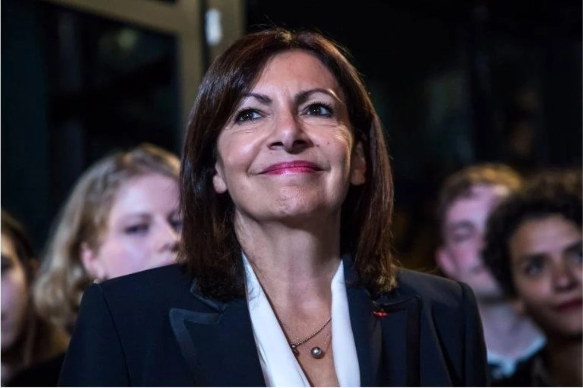 Anne Hidalgo: Paris Belediye Başkanı, Fransa\'da Sosyalist Parti\'nin cumhurbaşkanı adayı oldu
