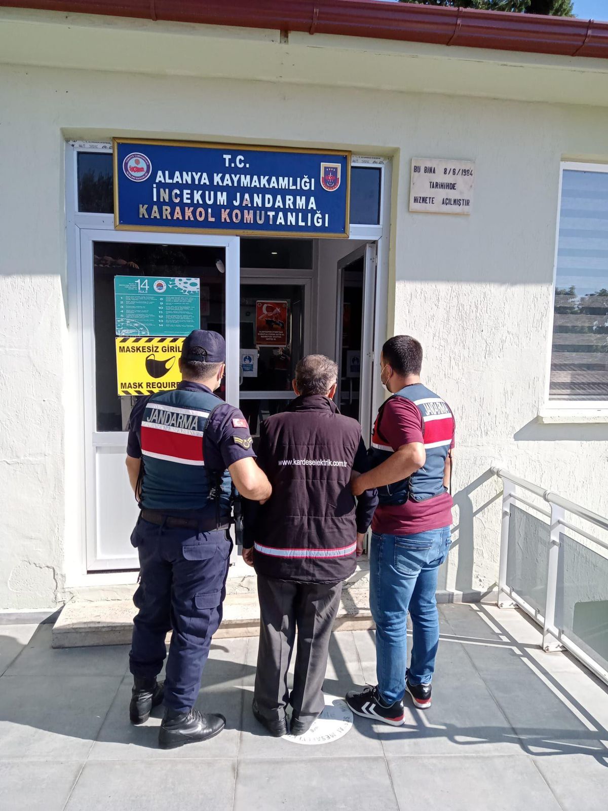 Antalya\'da hakkında kesinleşmiş 25 yıl hapis cezası bulunan hükümlü yakalandı