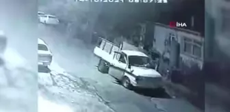 Son dakika haber | Ataşehir'de evin bahçesinde çiçek hırsızlığı kamerada