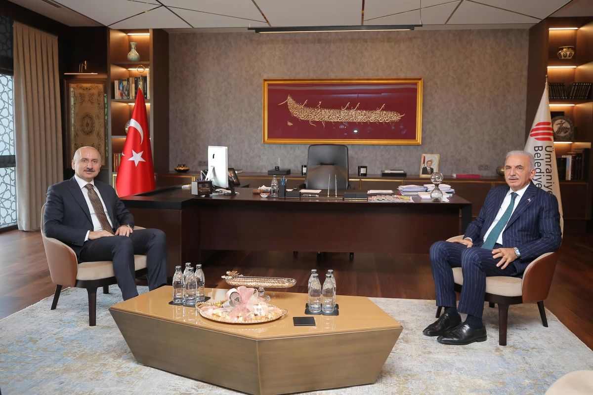 Bakan Karaismailoğlu, Ümraniye Belediyesi\'ni ziyaret etti