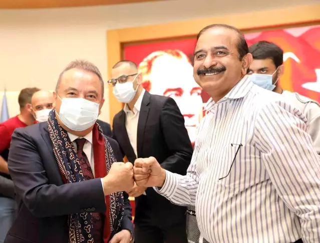 Başkan Böcek: Kaleiçi'ni hep birlikte koruyacağız 
