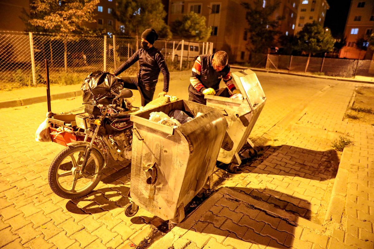 Son dakika haber... Bedensel engelli baba azmiyle çocuklarının "kahraman"ı oldu