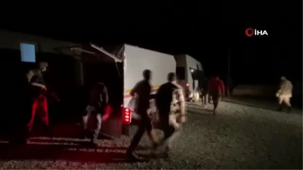 Bitlis\'te Jandarma Ekiplerince 70 Düzensiz Göçmen ve Göçmen Kaçakçılığı Faaliyeti Yapan 1 Şahıs Yakalandı