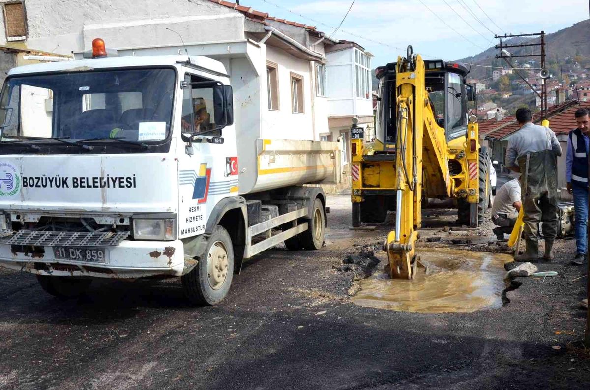 Bozüyük\'te alt yapı çalışmaları devam ediyor