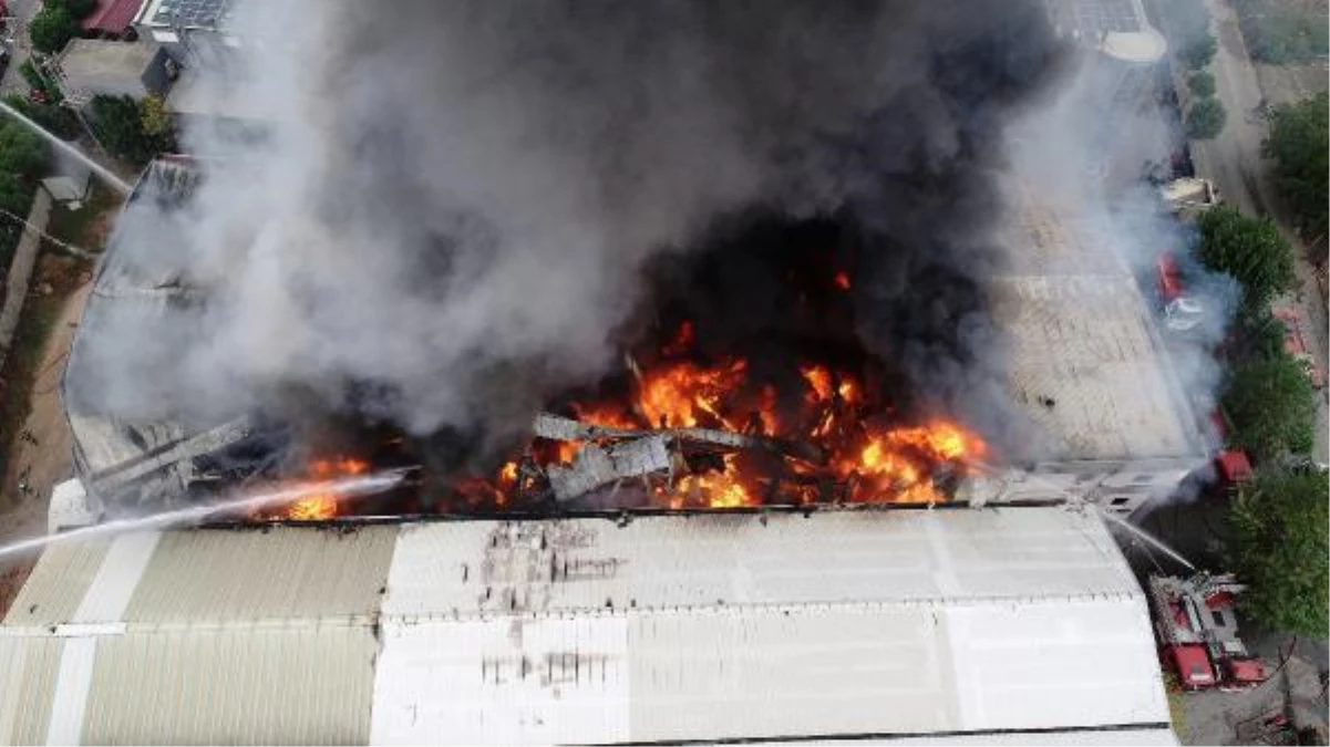 Son dakika haber | Bursa\'da tekstil fabrikası yangını (3)