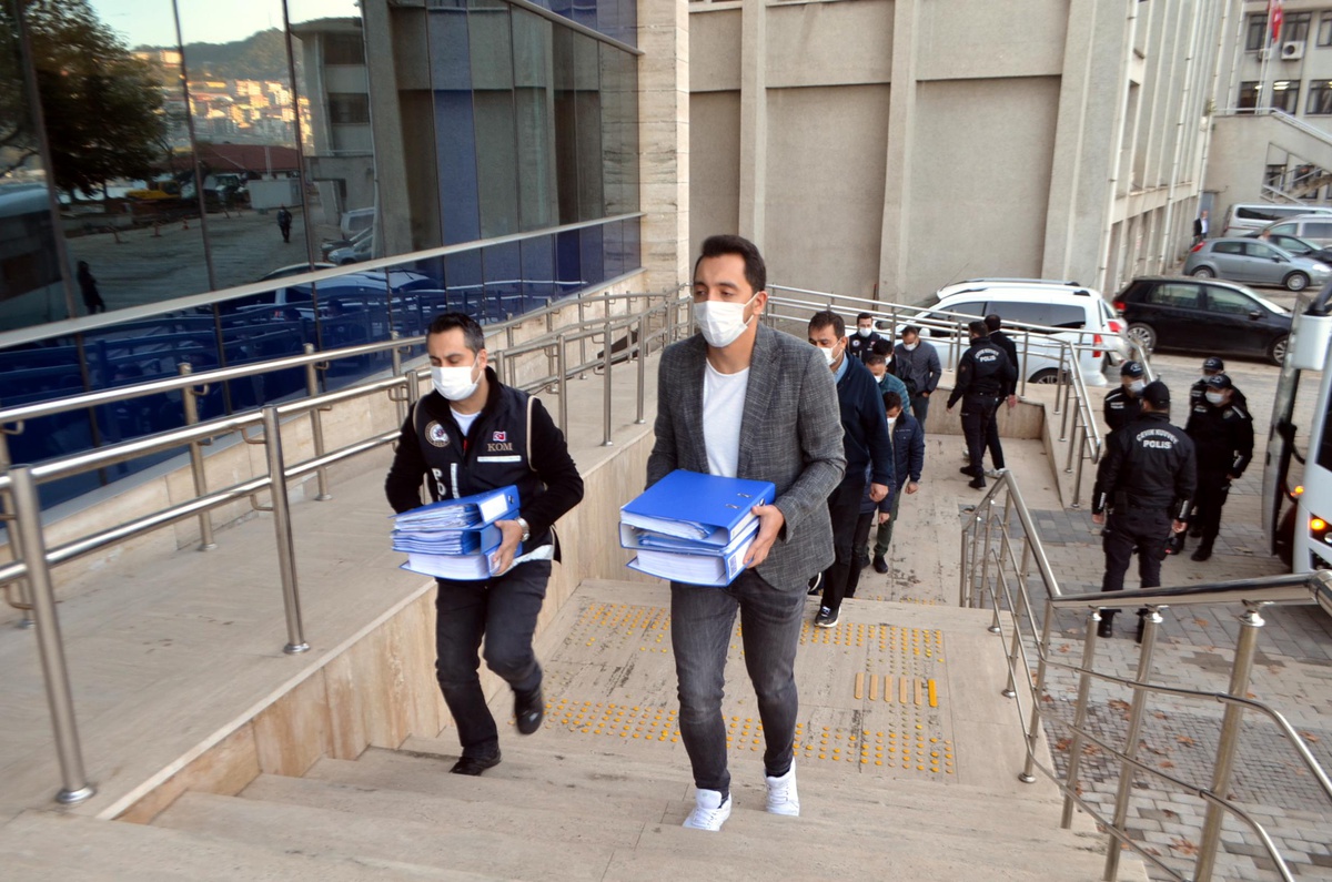 "Çekirge" operasyonunda Zonguldak\'ta yakalanan 16 şüpheliden 8\'i tutuklandı