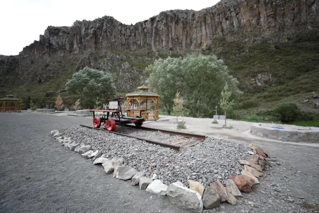 Çöpten arındırılan Akyaka Kanyonu'nun bir bölümü turizme kazandırıldı