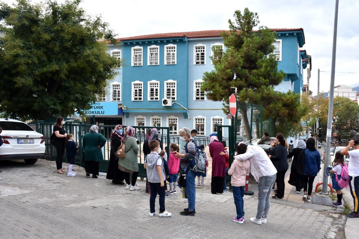 Cuma namazına yetişemeyen veliler yeni düzenleme istiyor