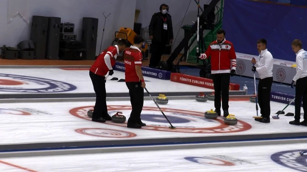 Curling 2022 Kış Olimpiyat Oyunları Ön Eleme Müsabakaları Erzurum\'da son gününde devam ediyor