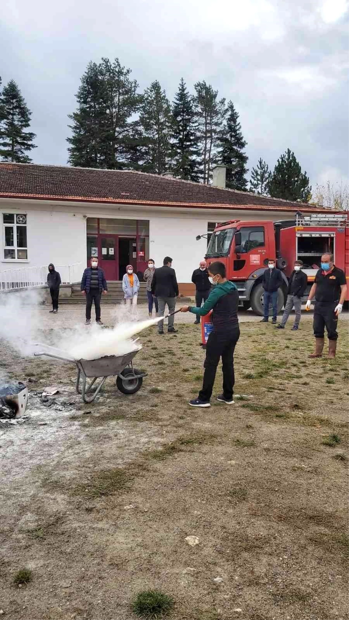 Son Dakika | Daday\'da öğrencilere yangın söndürme teknikleri anlatıldı