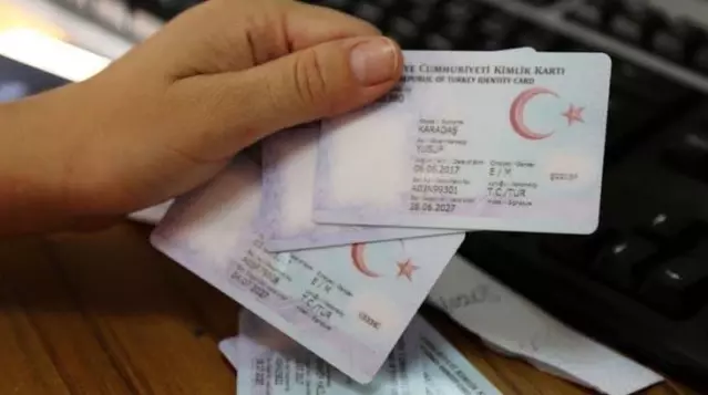 Kimliklerde yeni dönem! Güvenli elektronik imza atabilmek için de kullanılabilecek Kimliklerde yeni dönem! Güvenli elektronik imza atabilmek için de kullanılabilecek