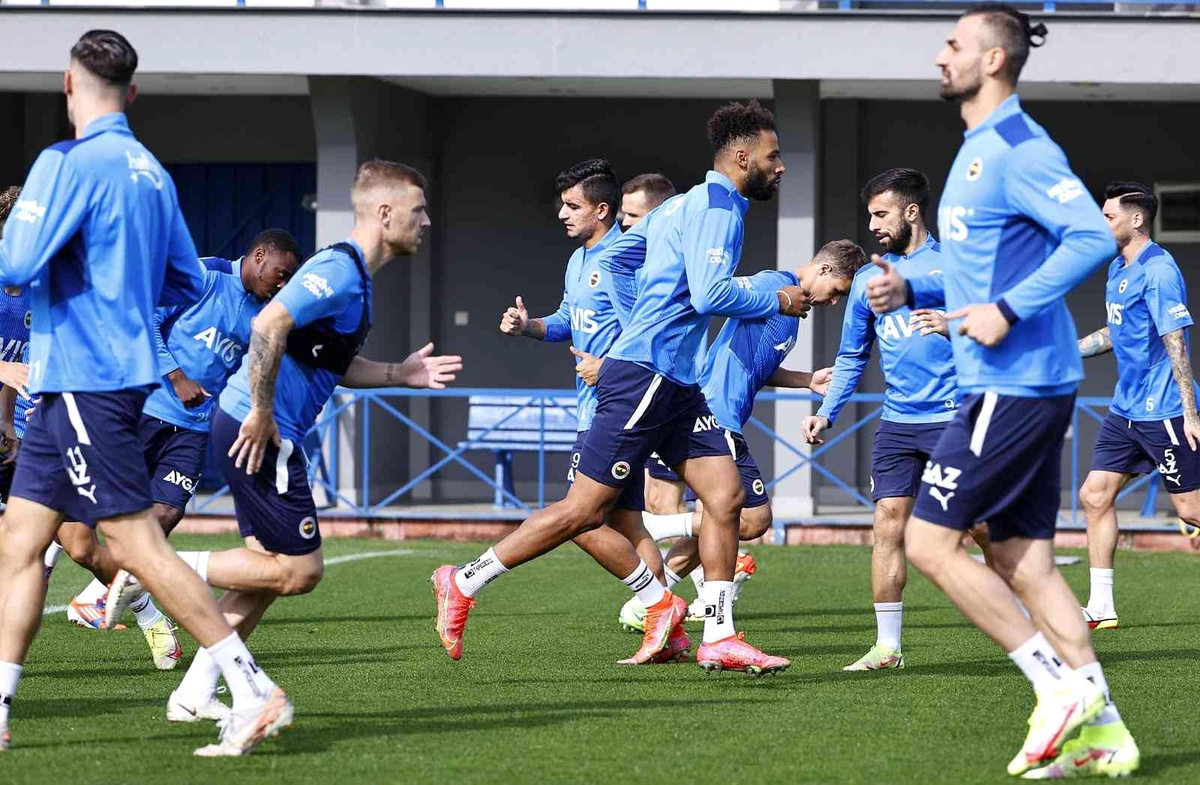Fenerbahçe, Trabzonspor maçının taktiğini çalıştı