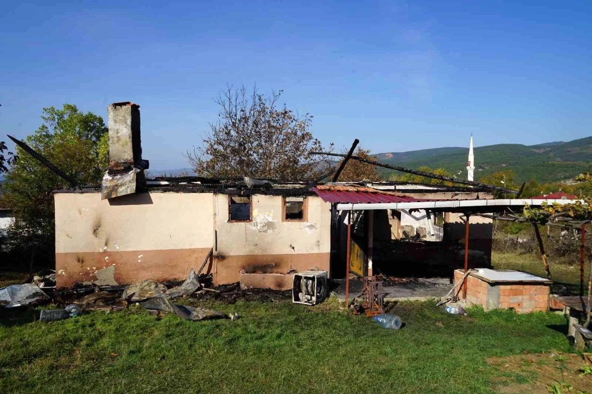 Borçları yüzünden sattığı eve gizlice giren adam, çıkan yangında yaşamını yitirdi