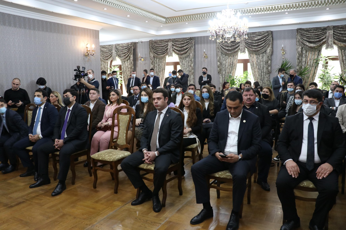 Gürcistan\'da "Bölgede Gençlik ve Medyanın Barışı Desteklemesi" forumu başladı