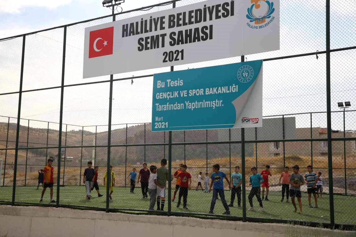 Haliliye\'de semt sahaları gençlerin yeni spor adresi