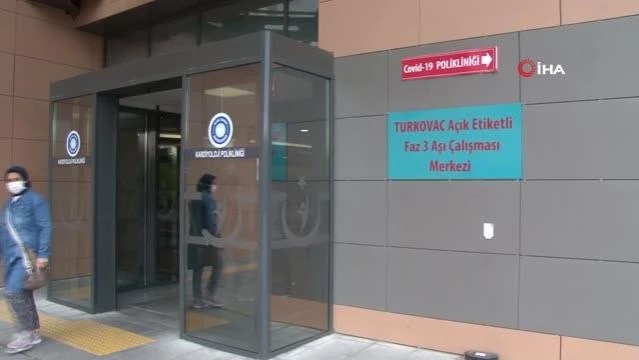 Son dakika haberleri: Hastanenin ilk Turkovac gönüllüsü aşı oldu