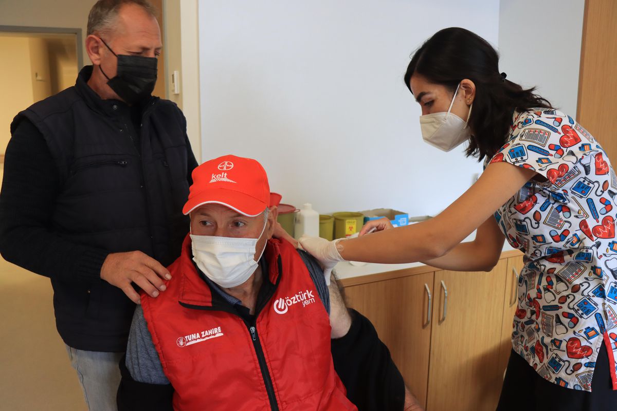 İkinci dozda Türkiye ortalamasının üzerindeki Trakya\'da aşı çalışmaları sürüyor