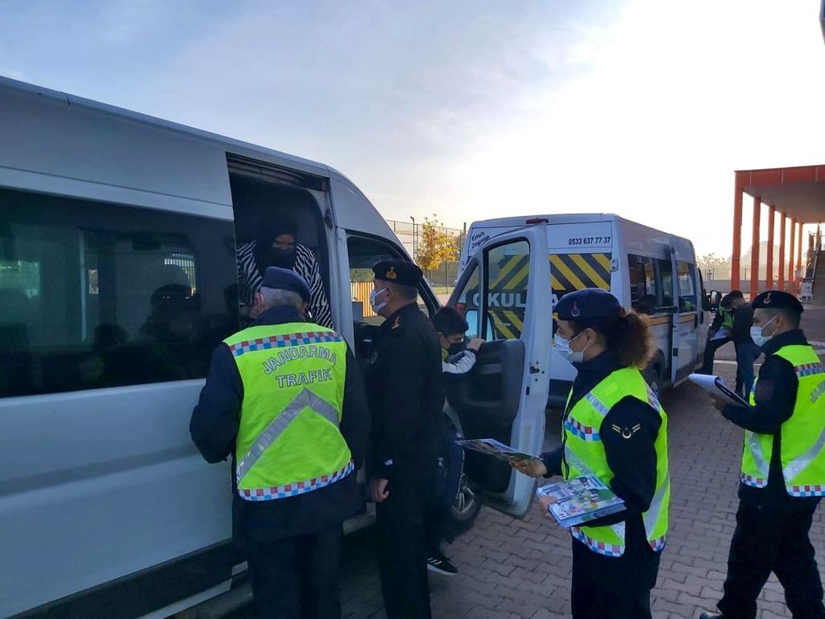 Jandarmadan okul servis araçlarına denetim