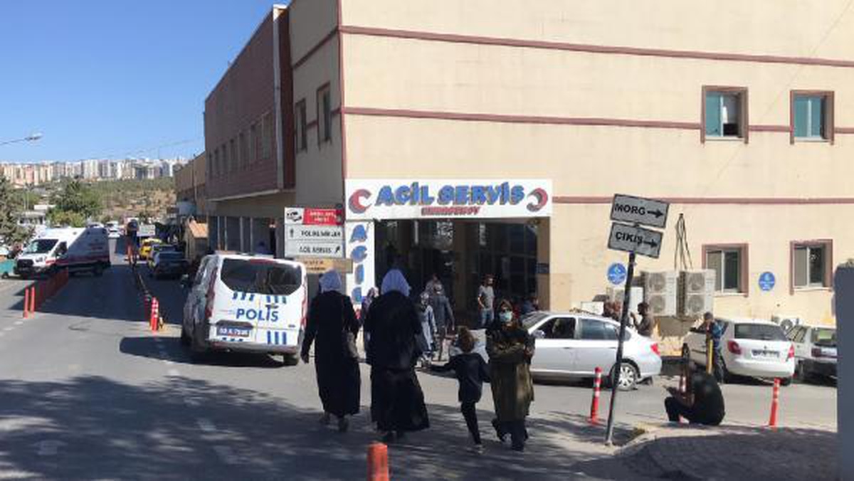 Son dakika haberleri! Otomobil TIR\'ın altına girdi: 1 ölü,1 yaralı