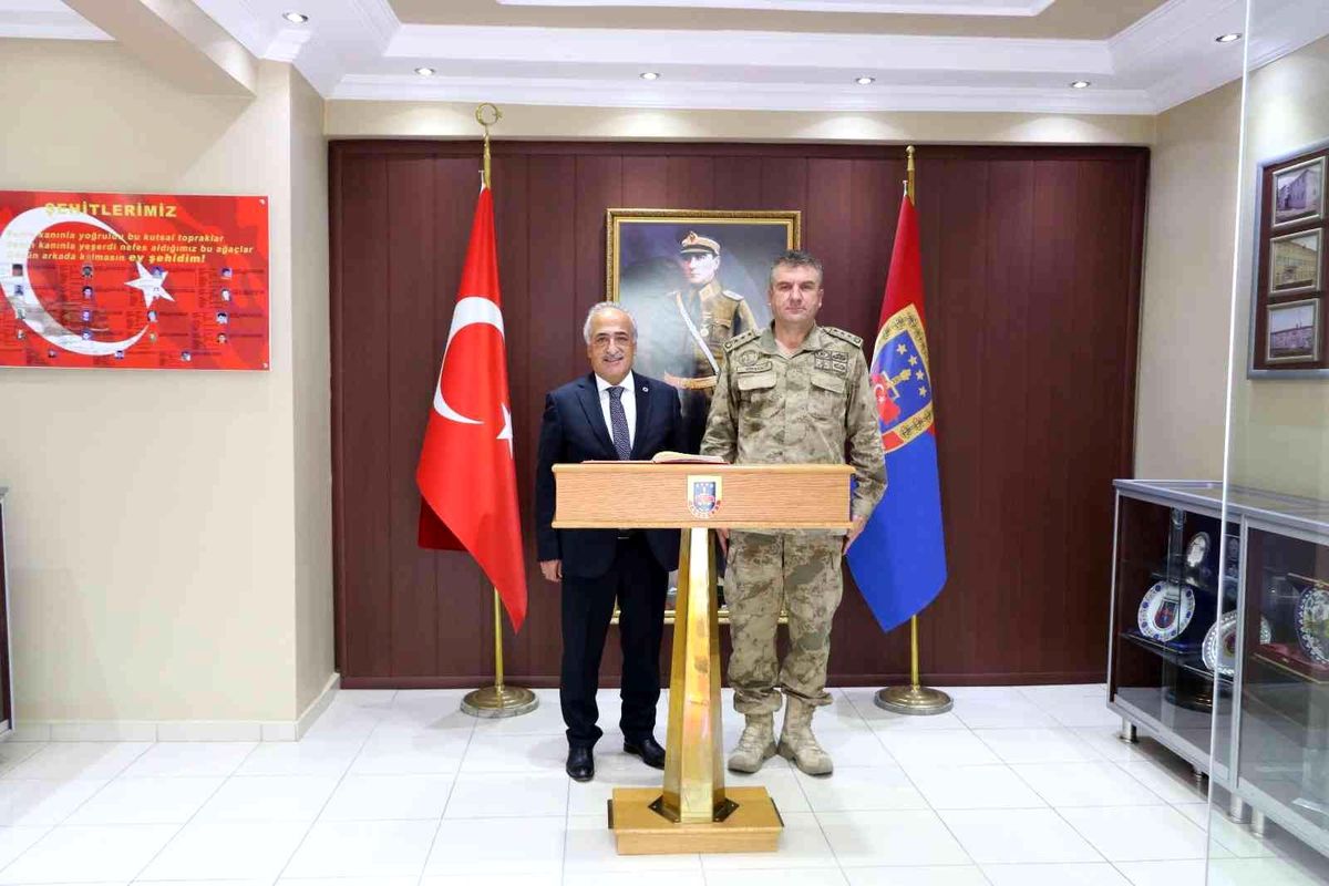 Rektör Çomaklı\'dan Kıdemli Albay Şimşek\'e hayırlı olsun ziyareti