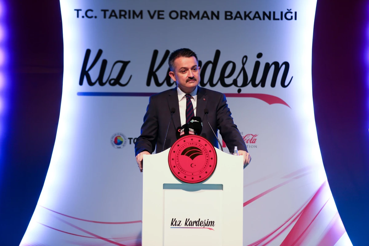 Tarım ve Orman Bakanı Pakdemirli, İzmir\'de kadın girişimcilerle bir araya geldi Açıklaması