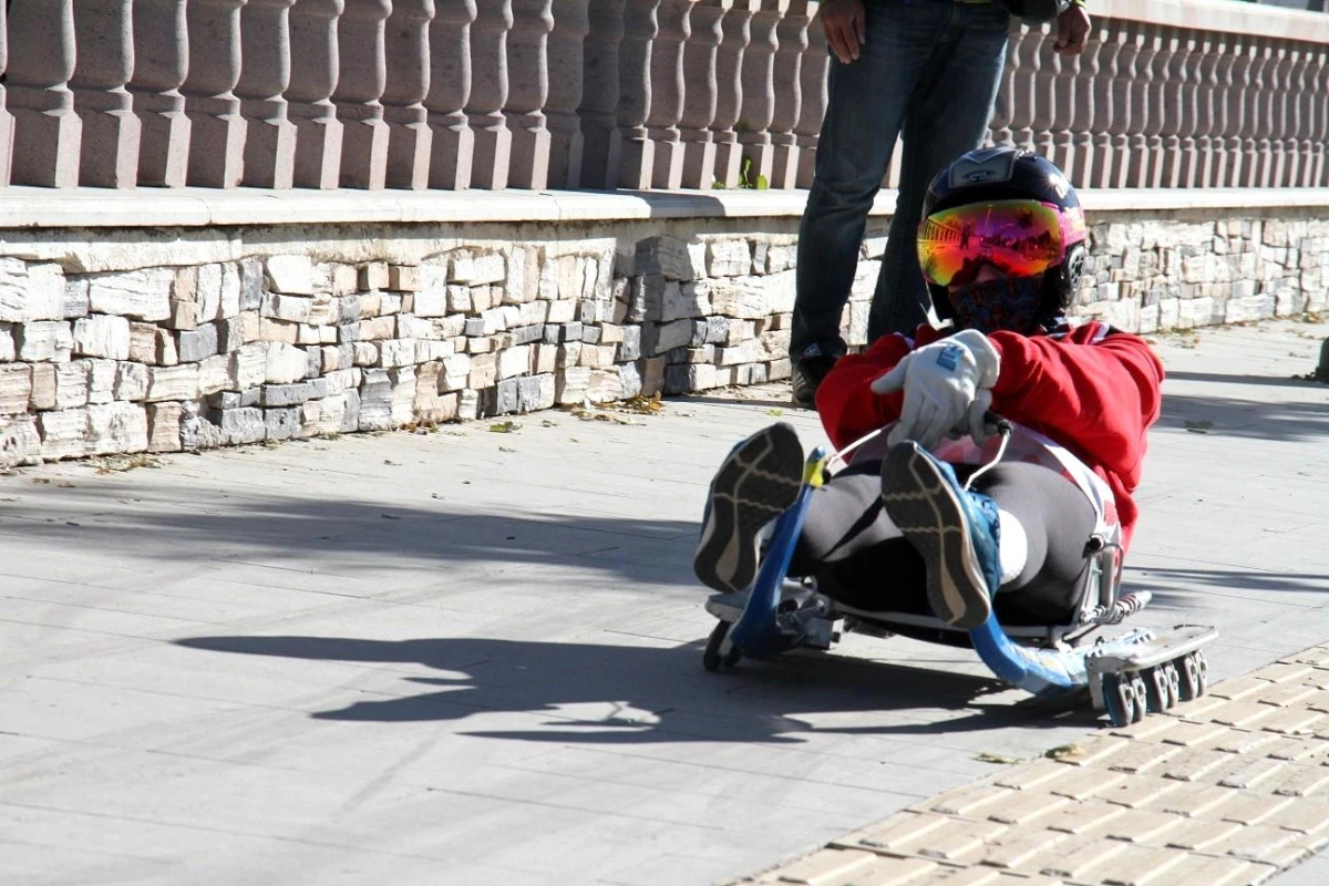 Tekerlekli kızak yarışları Erzurum\'da nefesleri kesecek