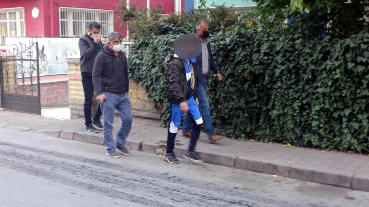 \'Telefonun kullanabilir miyiz?\' diyerek gasp ettiler